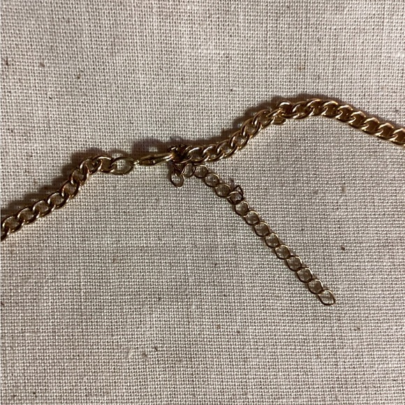 Vintage cascading daisies Gold Floral Necklace center rhinestones - Picture 5 of 9